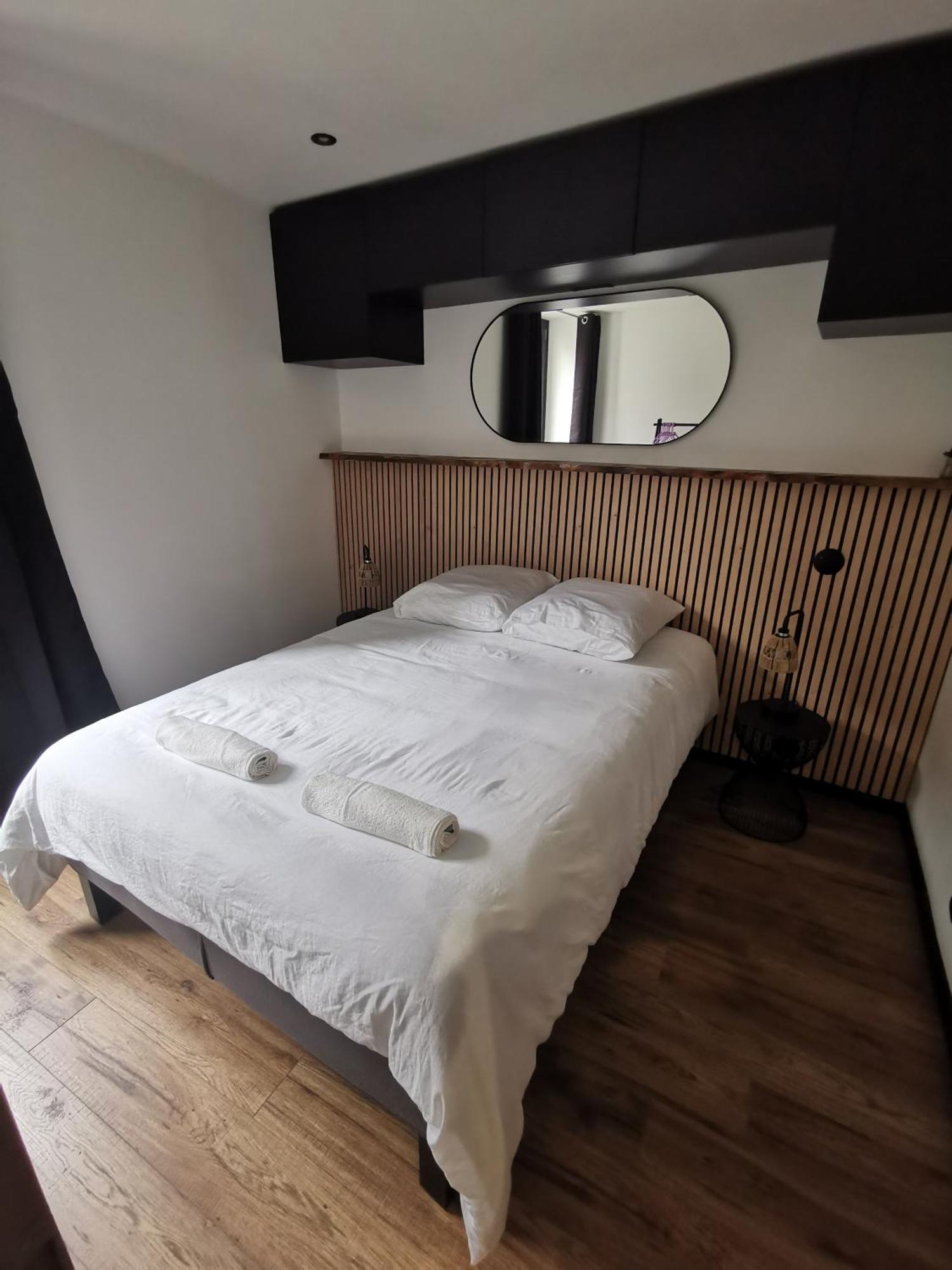 T2 Pour 4, Proche Versailles, Paris Et La Defense Apartment