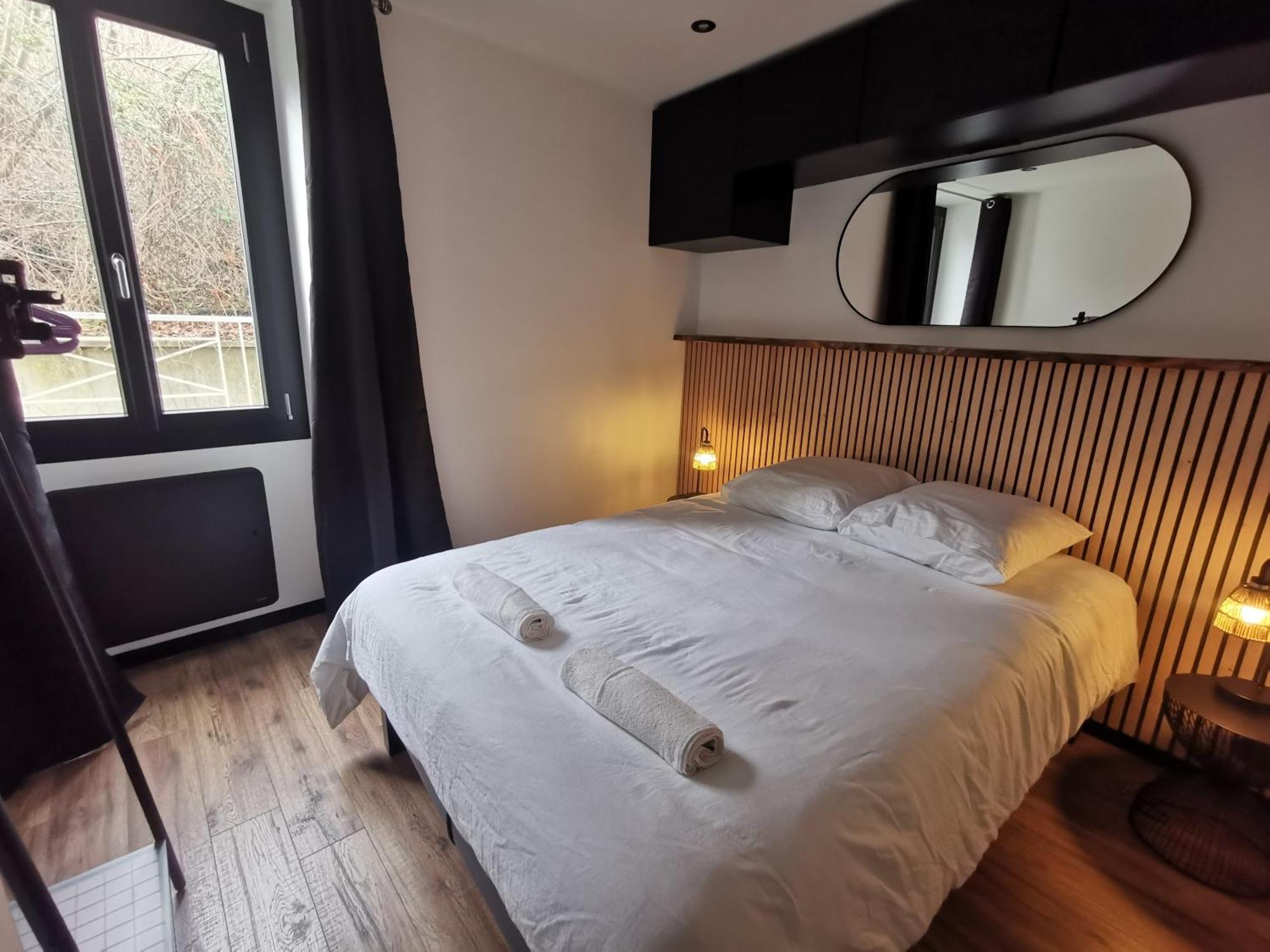 T2 Pour 4, Proche Versailles, Paris Et La Defense Apartment